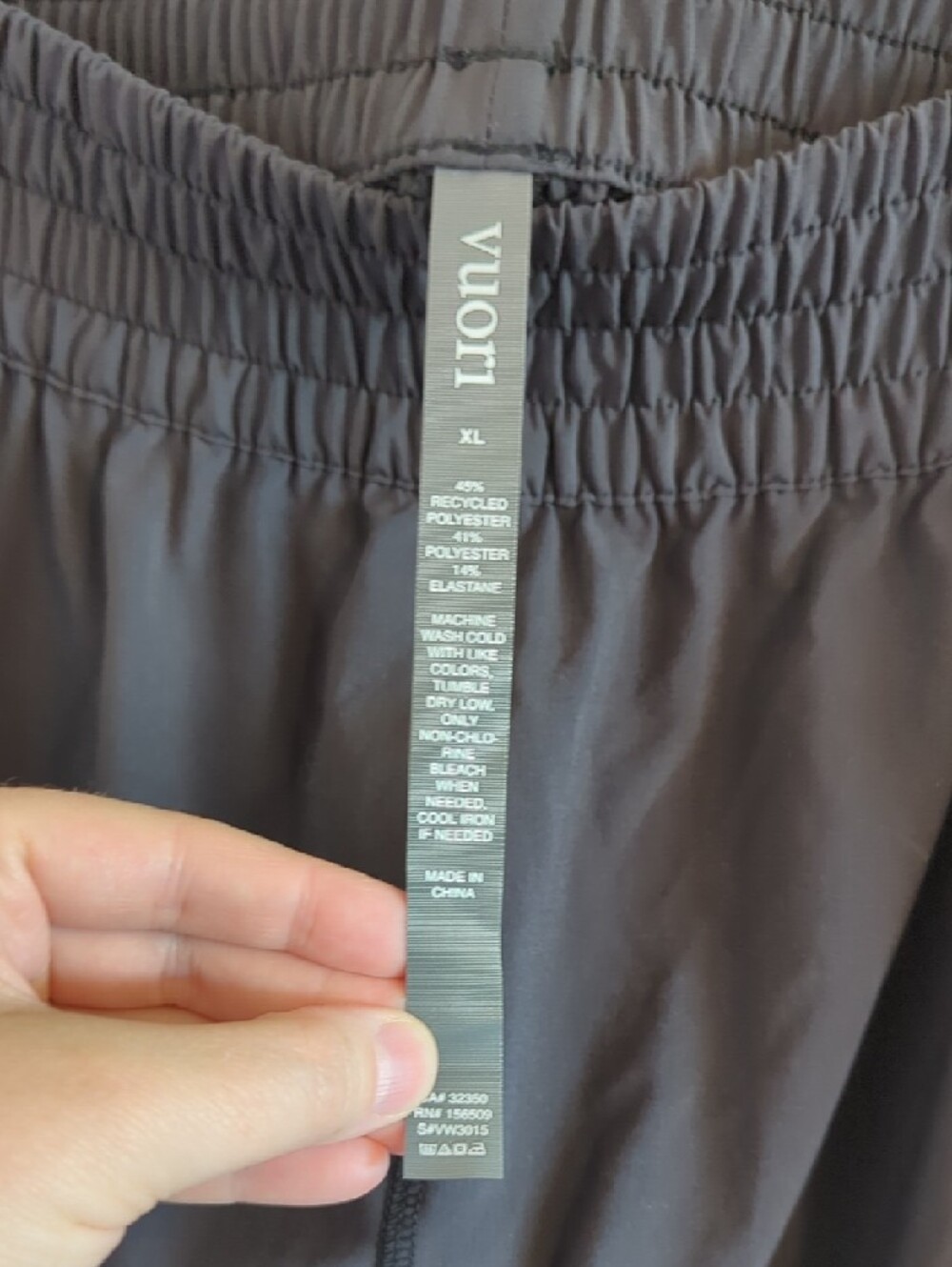 Vuori Villa Short - Black - Size XL - Picture 7 of 8